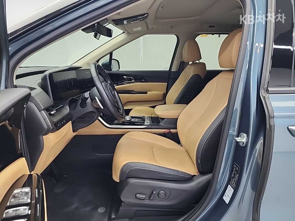 Kia Carnival — miniaturë 11