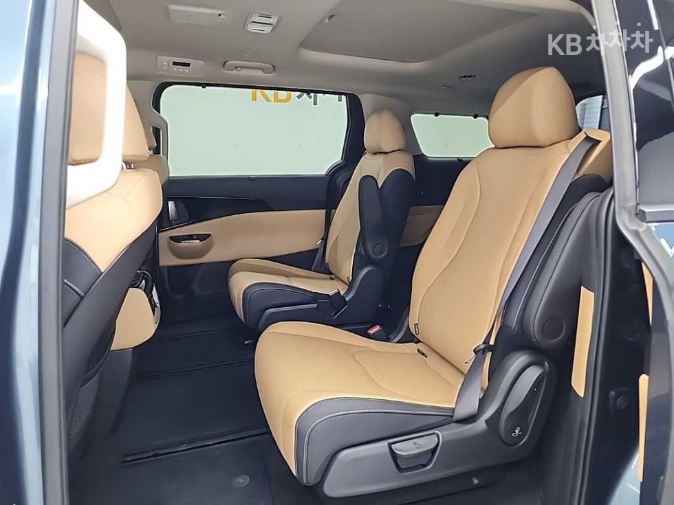 Kia Carnival — miniaturë 12