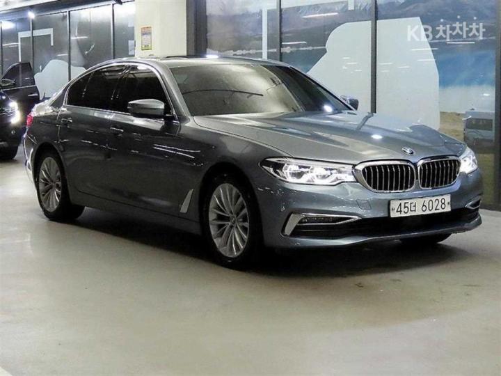 BMW 5 Series G30 520d M Sport Plus 2