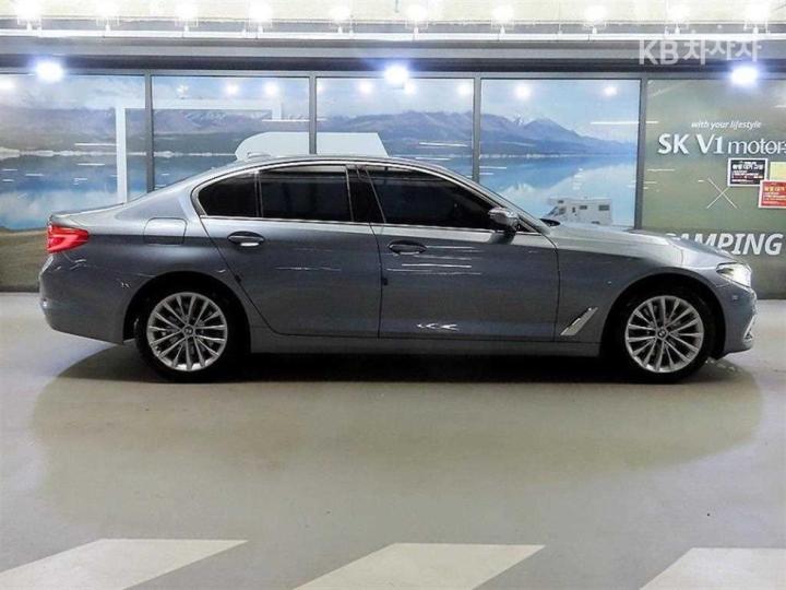 BMW 5 Series G30 520d M Sport Plus 4