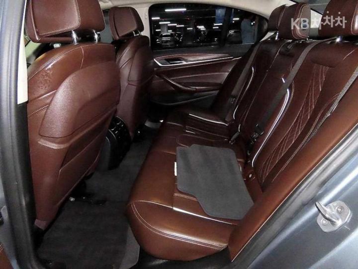 BMW 5 Series G30 520d M Sport Plus 8