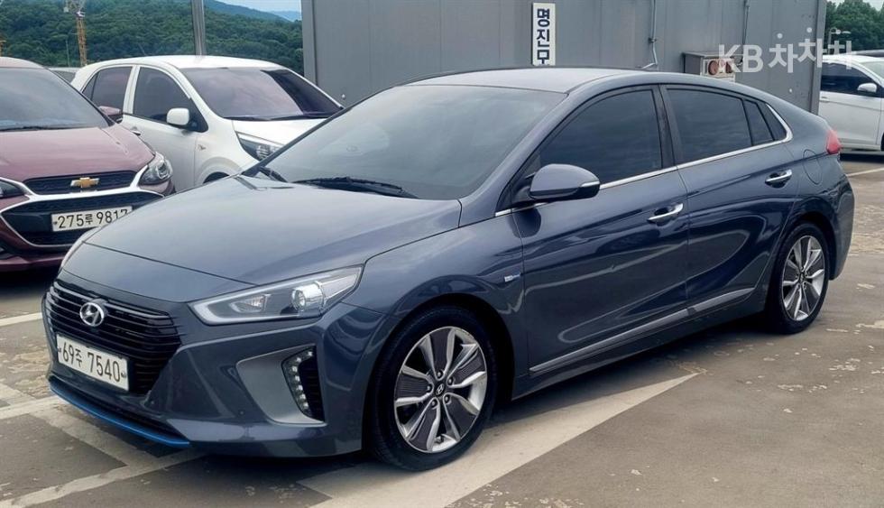 2016 - hyundai ioniq