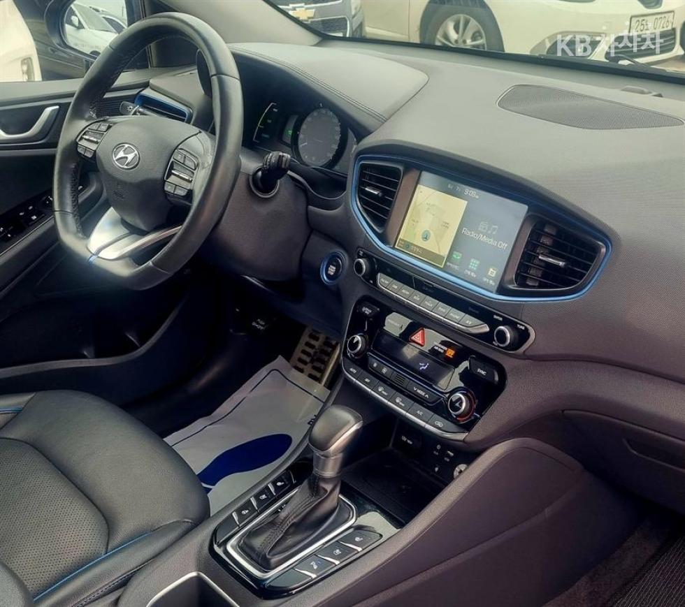 2016 - hyundai ioniq