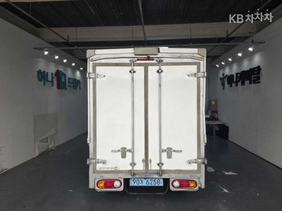2022 - kia bongo iii