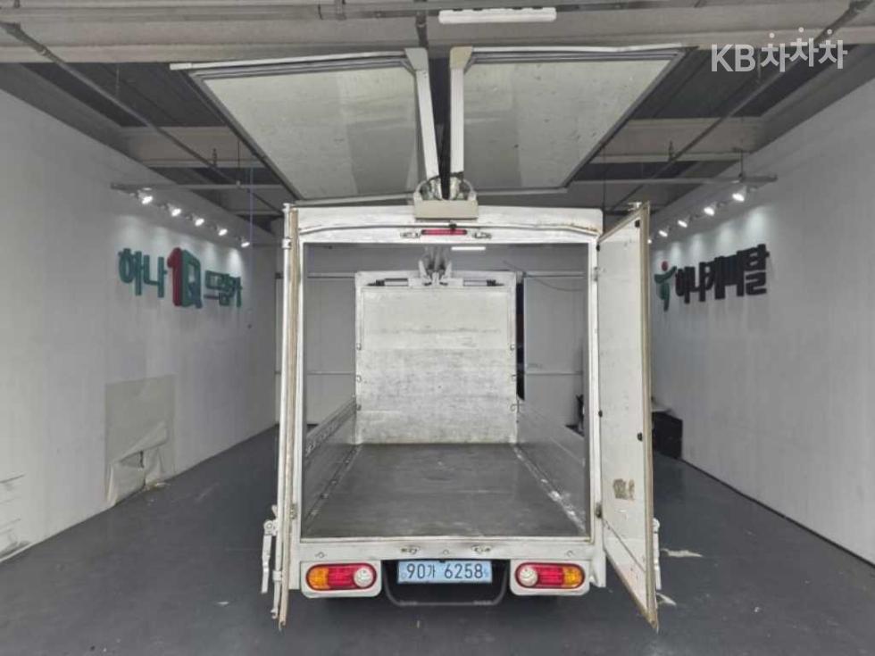 2022 - kia bongo iii