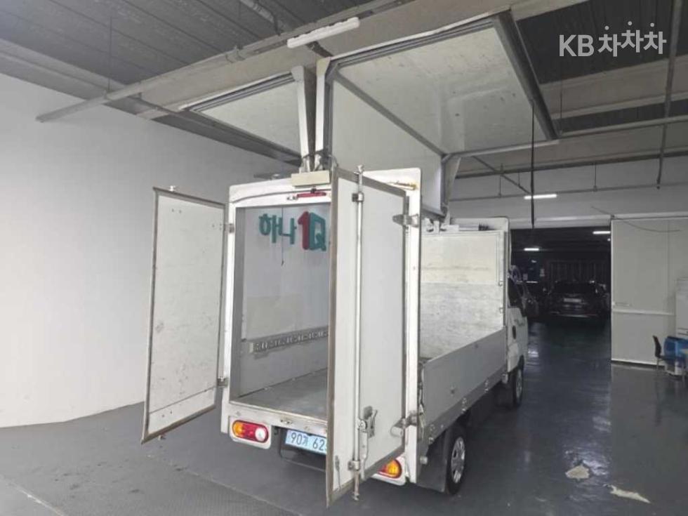 2022 - kia bongo iii