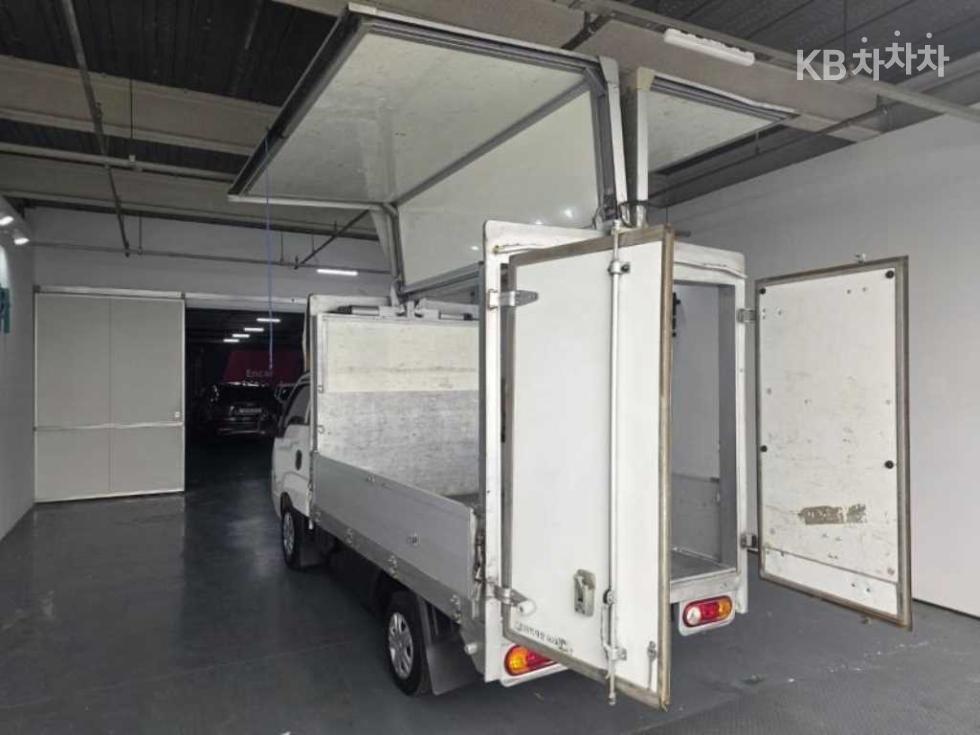 2022 - kia bongo iii
