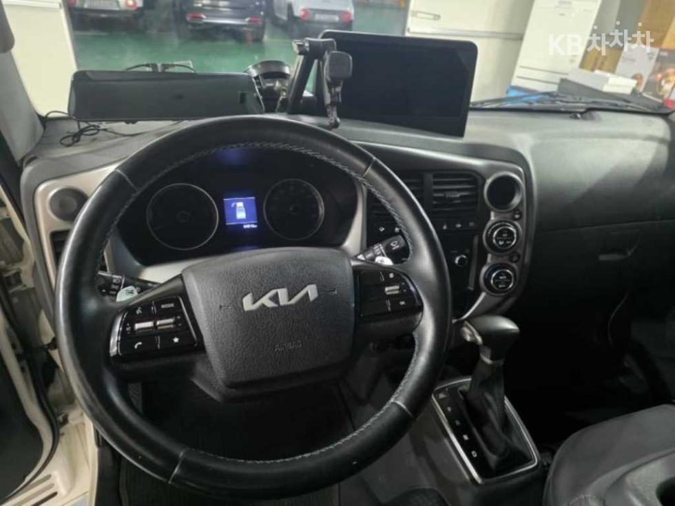 2022 - kia bongo iii