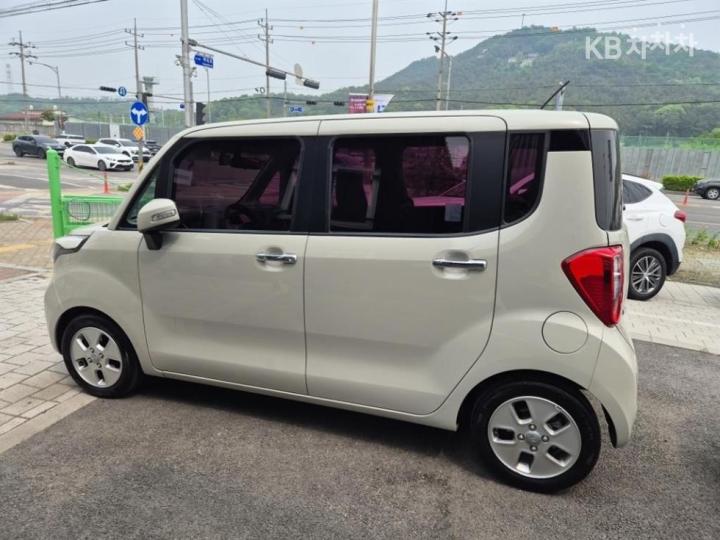 Kia Ray 1.0 Gasoline Luxury 8