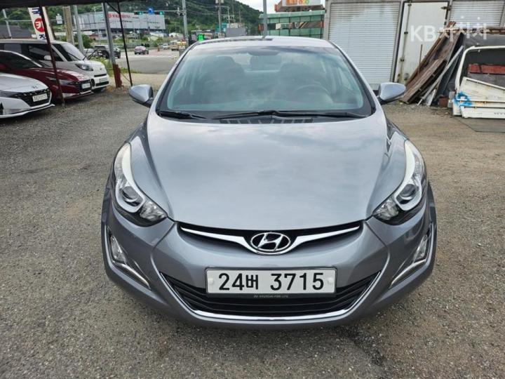 Hyundai Avante 1.6 GDi Smart Base Type