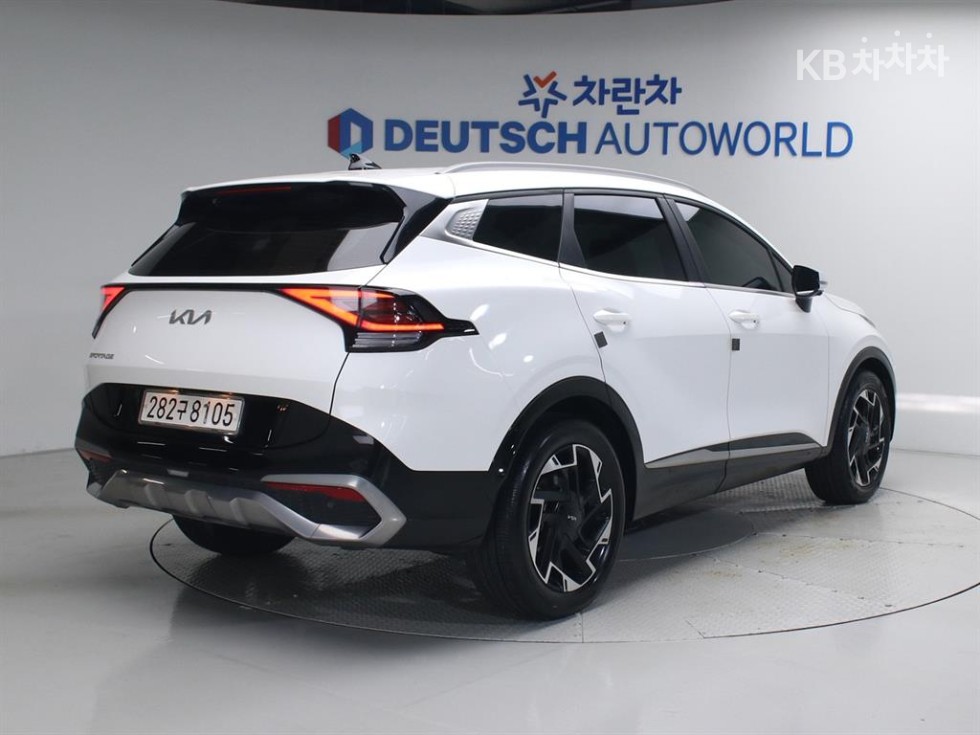 2023 - kia sportage