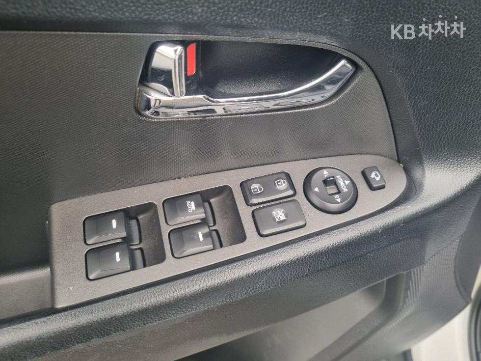 2012 - kia sportage