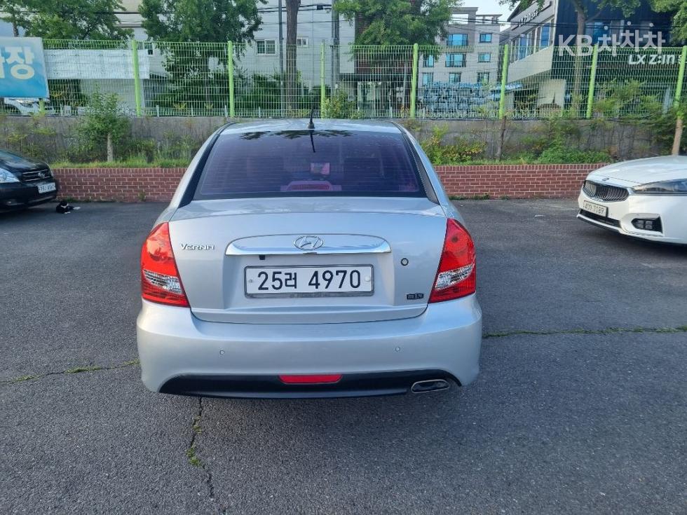 2011 - hyundai verna