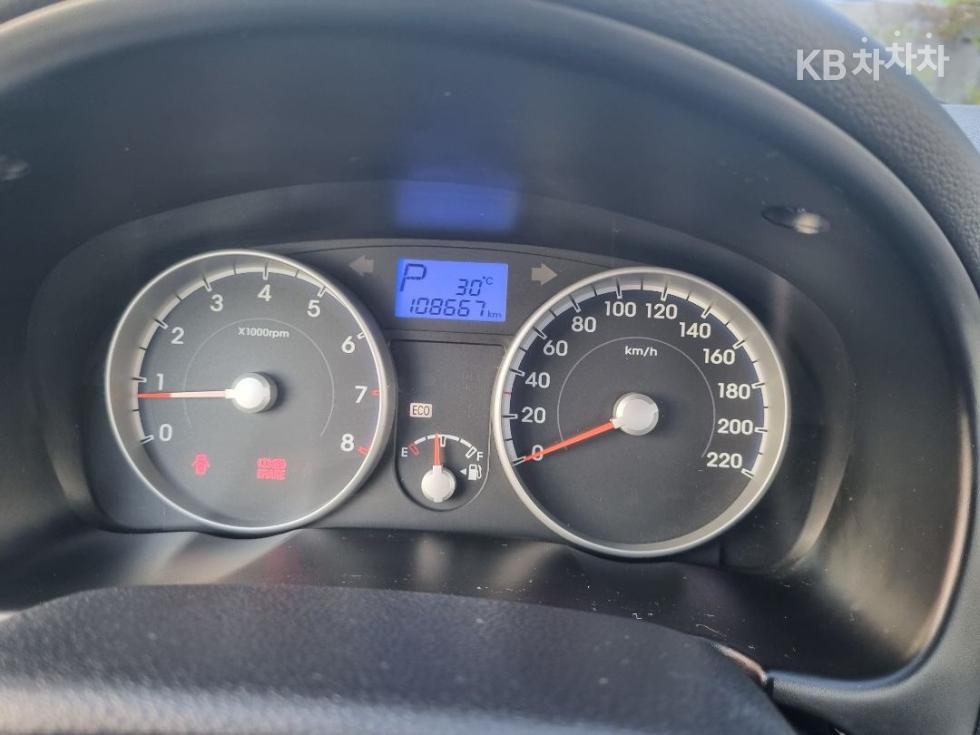 2011 - hyundai verna