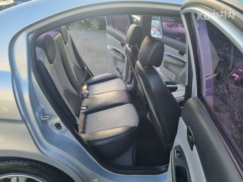 2011 - hyundai verna