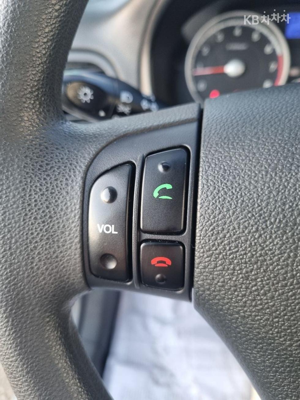 2011 - hyundai verna