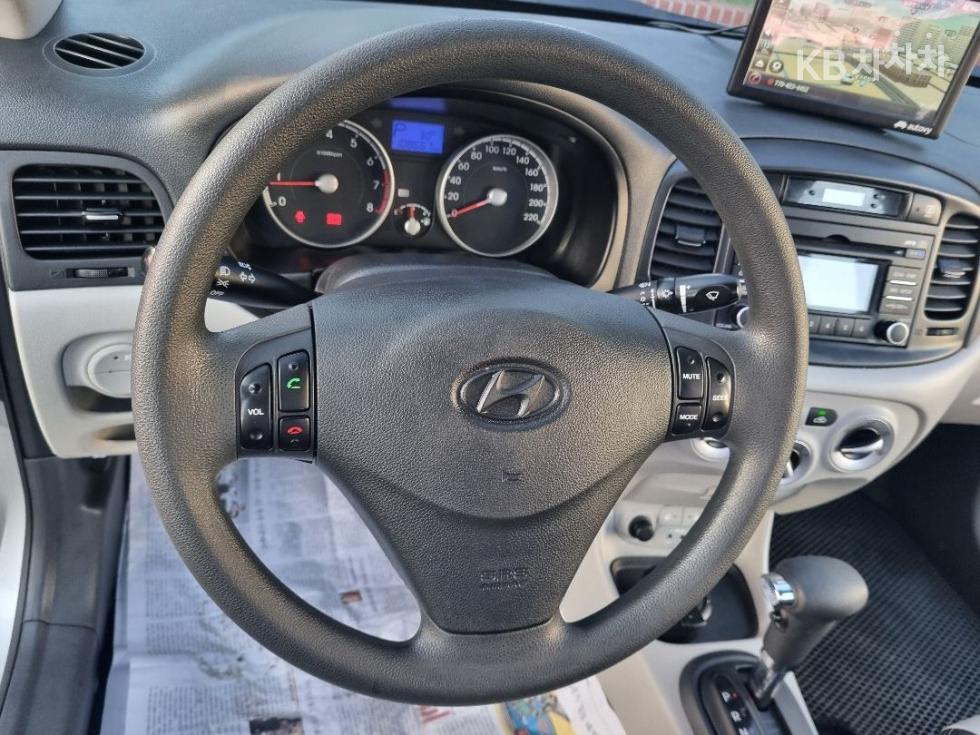 2011 - hyundai verna