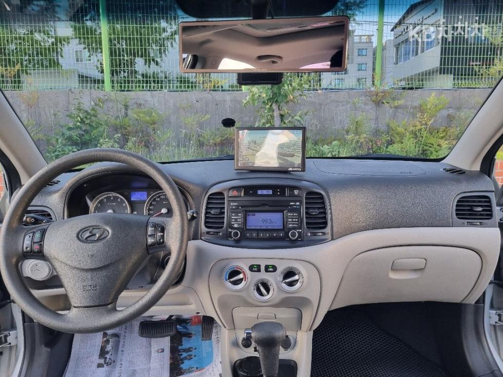 2011 - hyundai verna