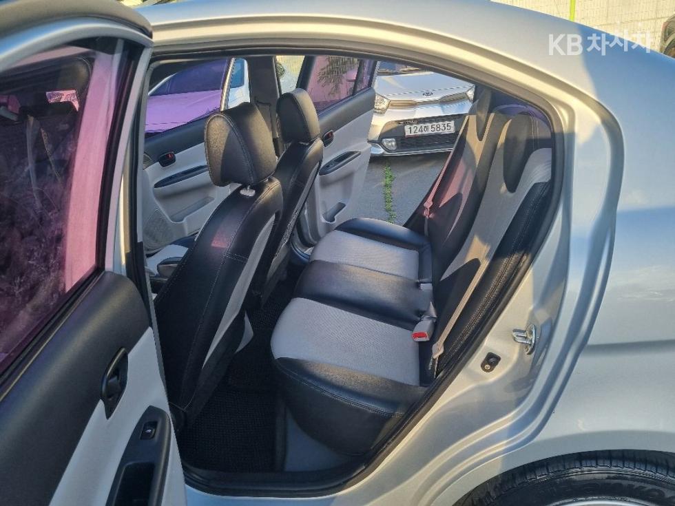 2011 - hyundai verna