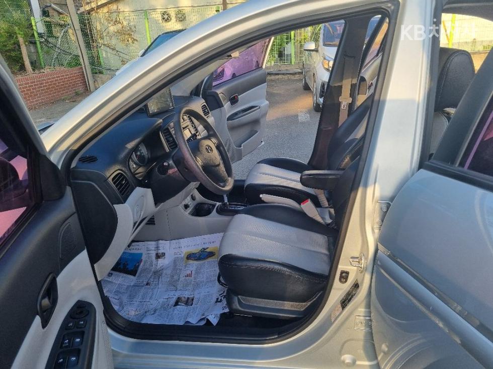 2011 - hyundai verna
