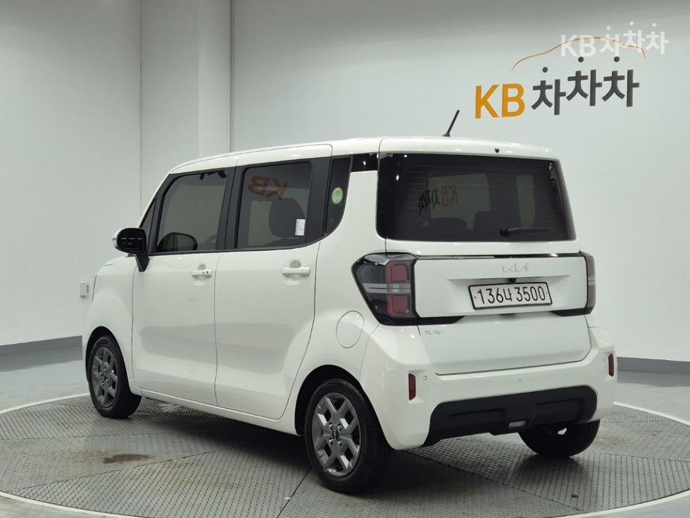 2023 - kia kia