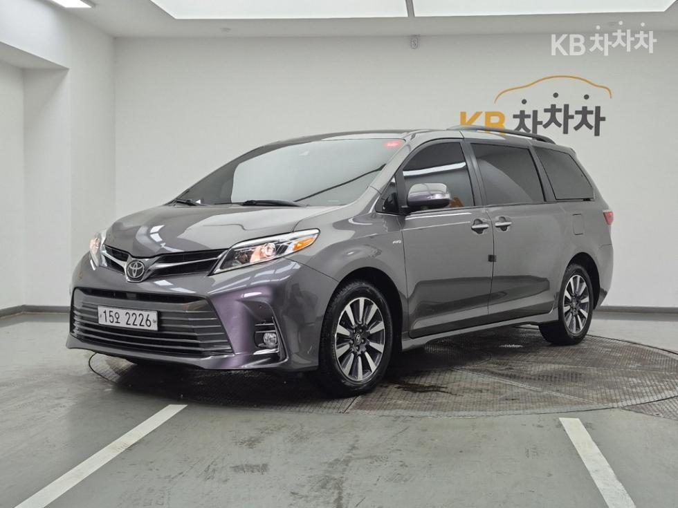 2018 toyota sienna 3.5 AWD A/T