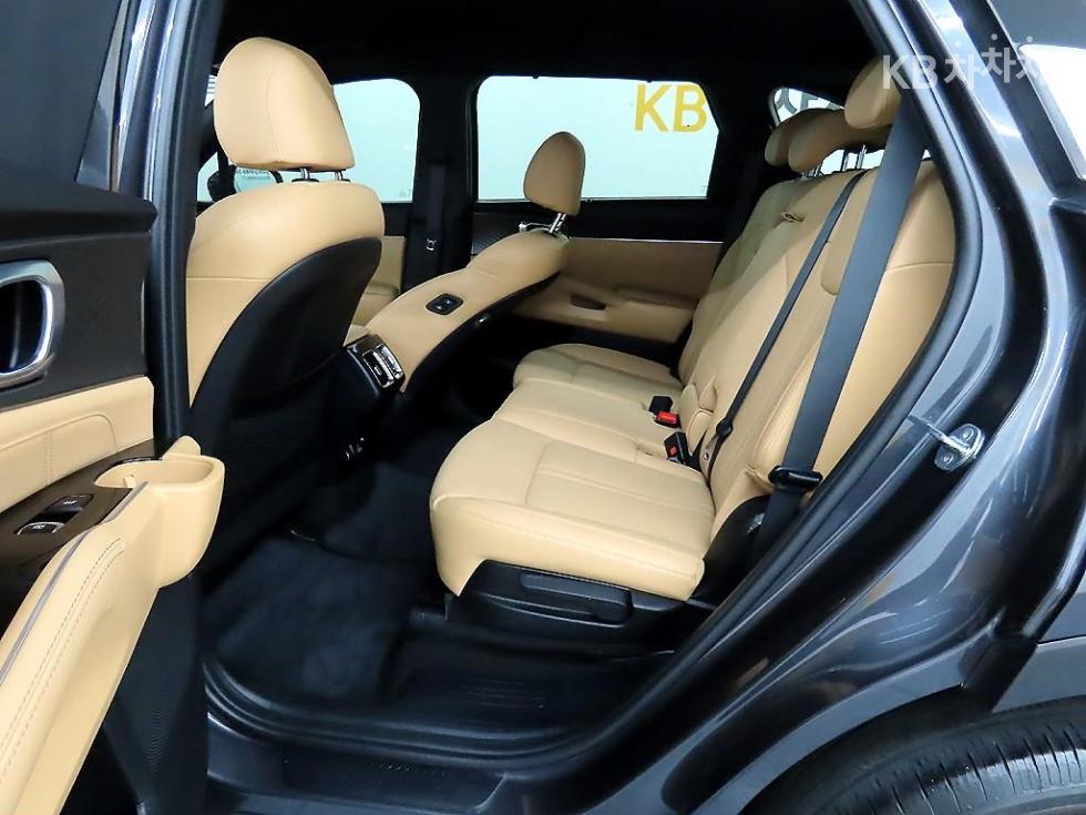 2023 - kia sorento