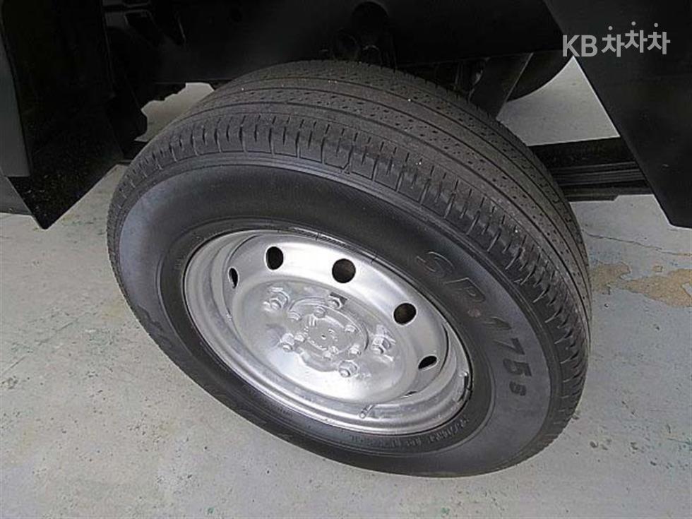 2013 - kia bongo iii