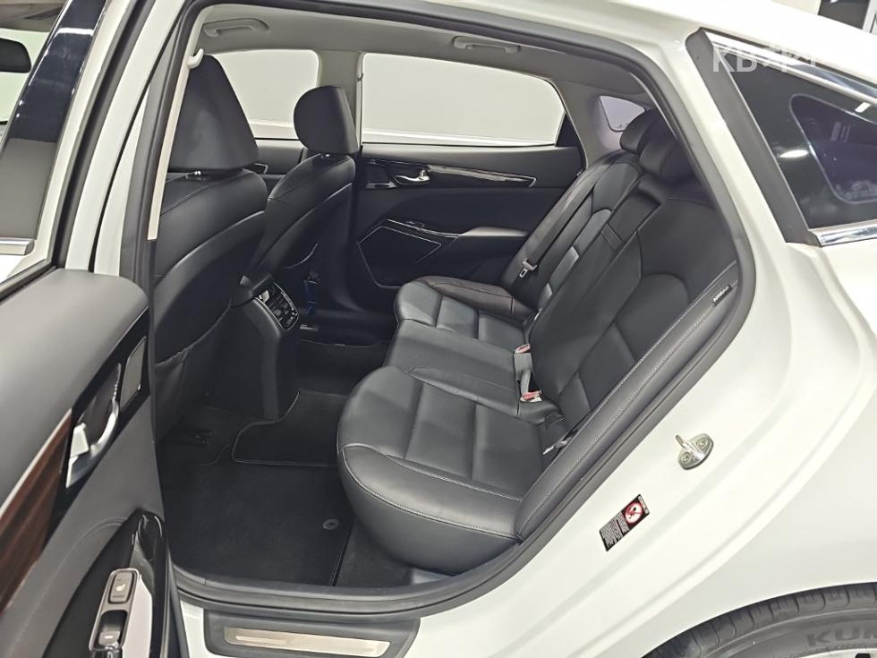 2018 - kia k7