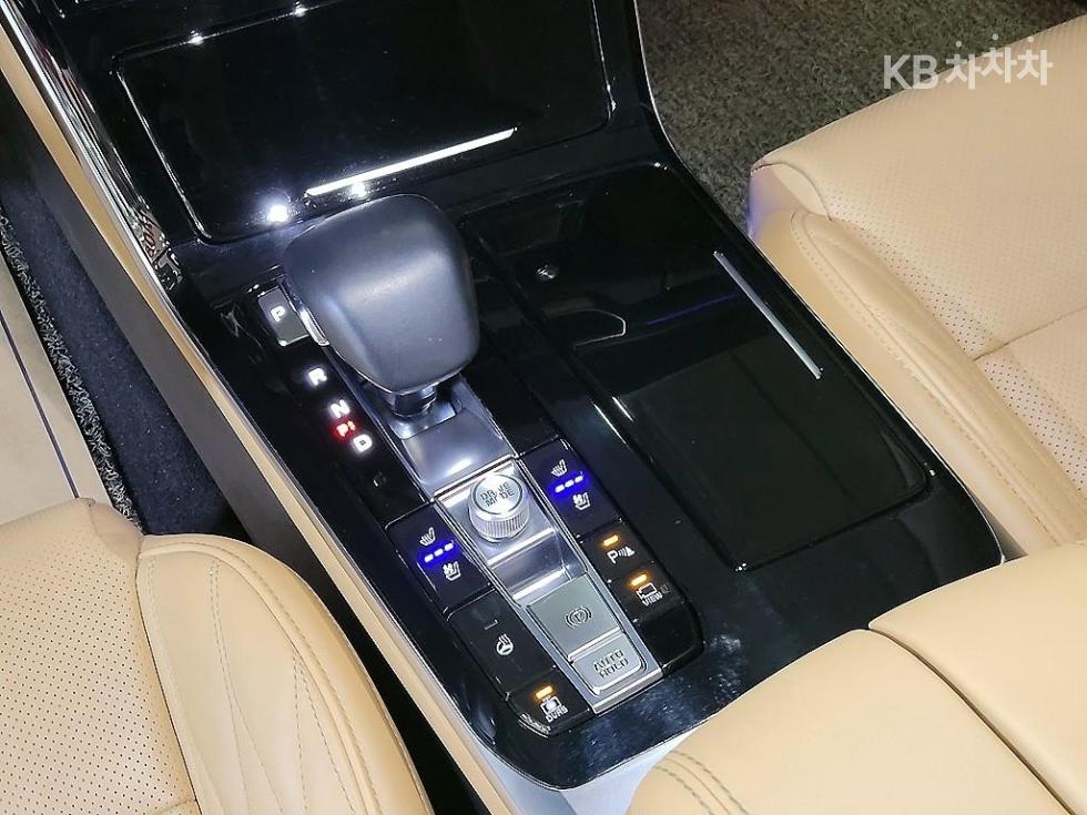 2020 - kia k7