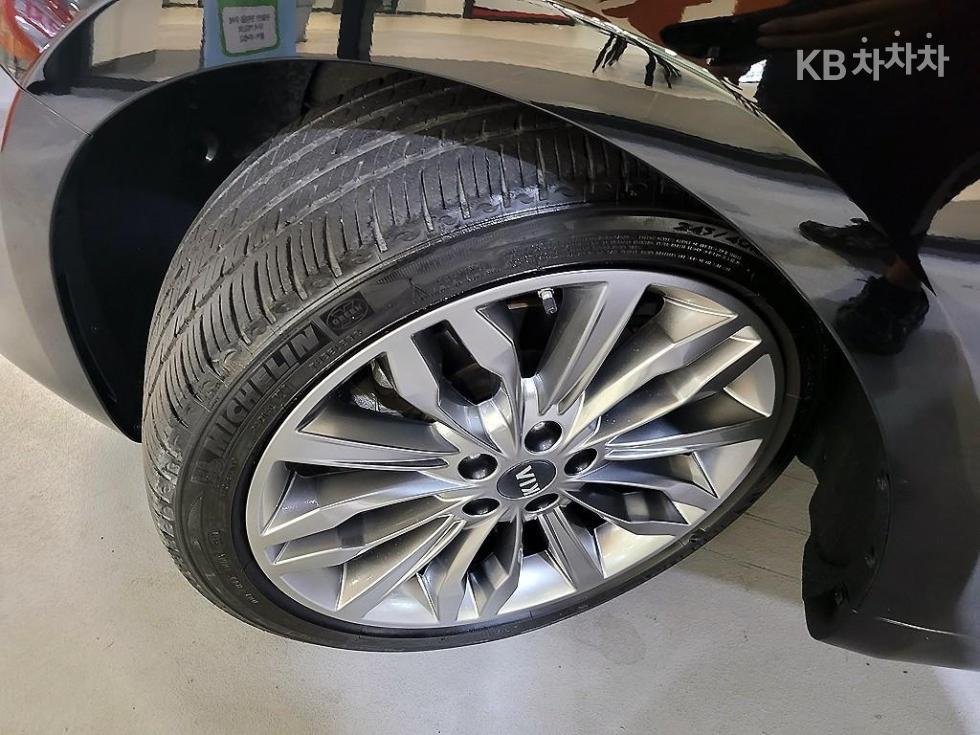 2020 - kia k7