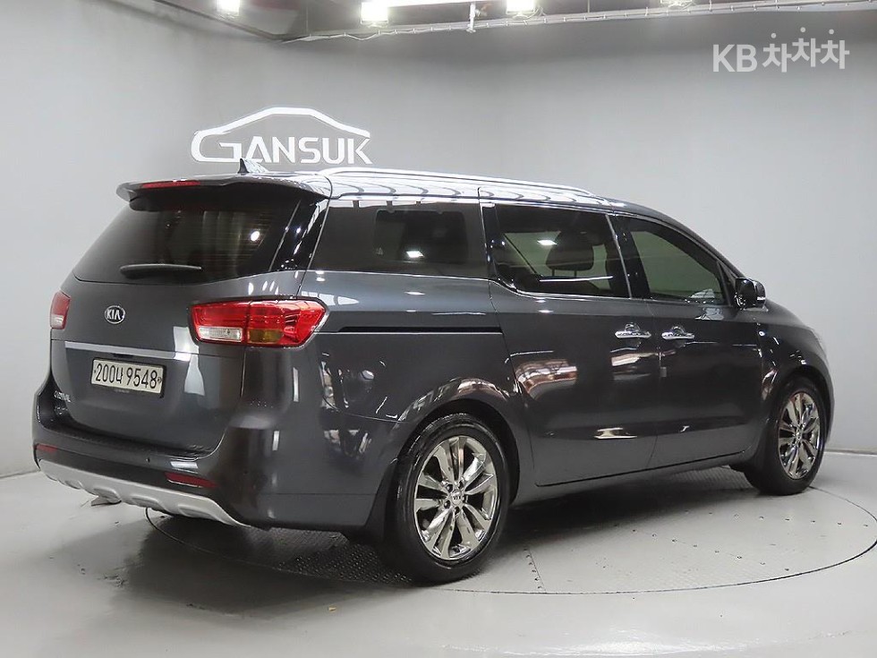2018 - kia carnival