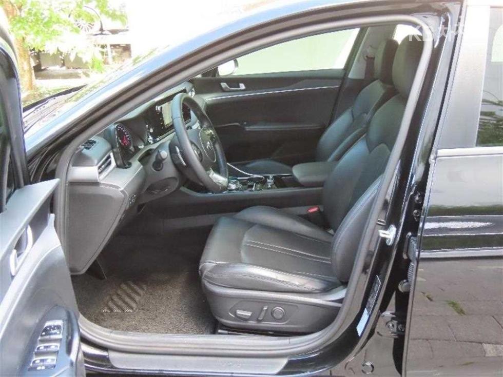 2021 - kia k5