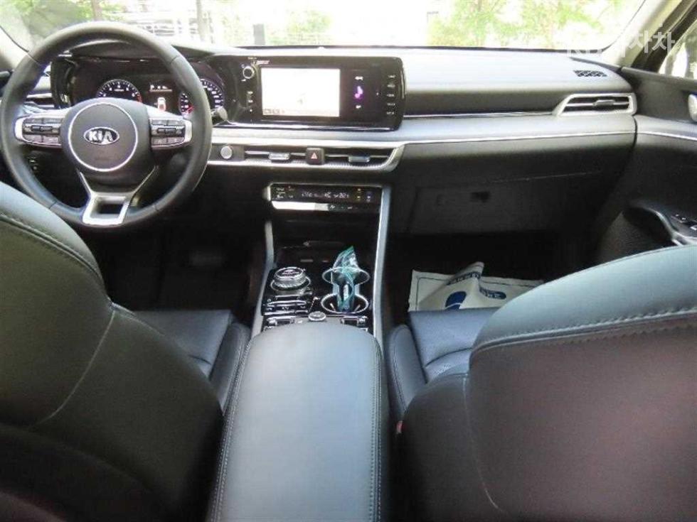 2021 - kia k5