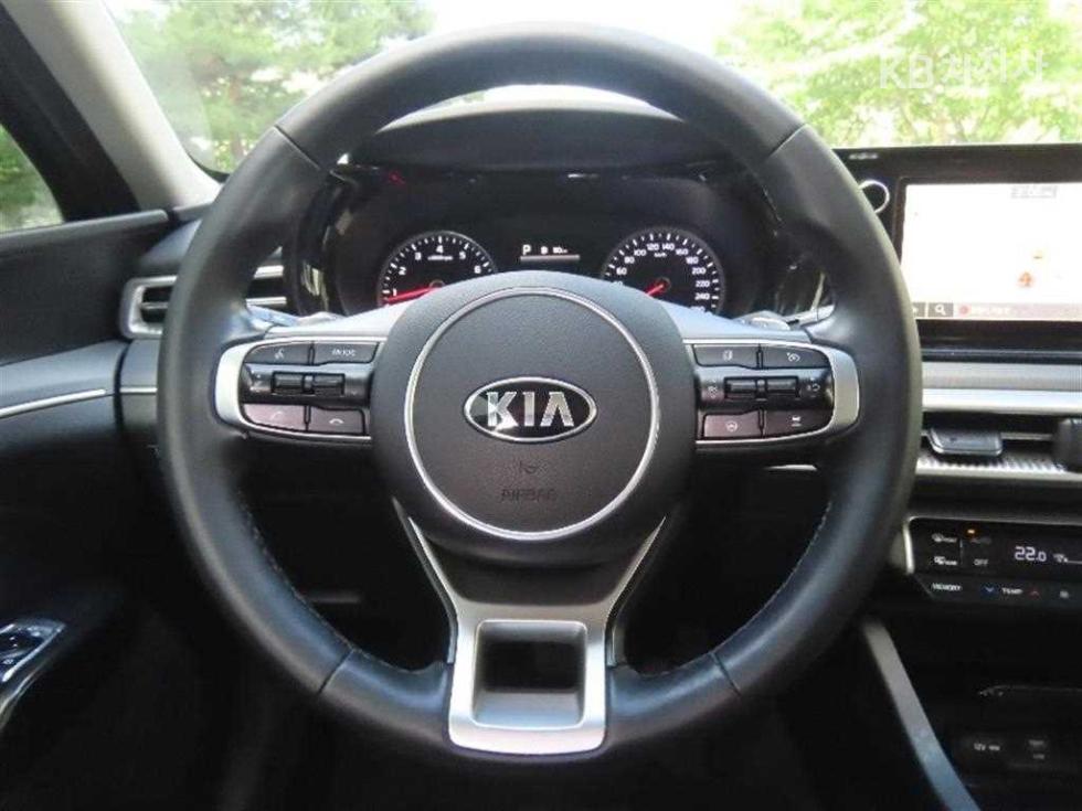 2021 - kia k5