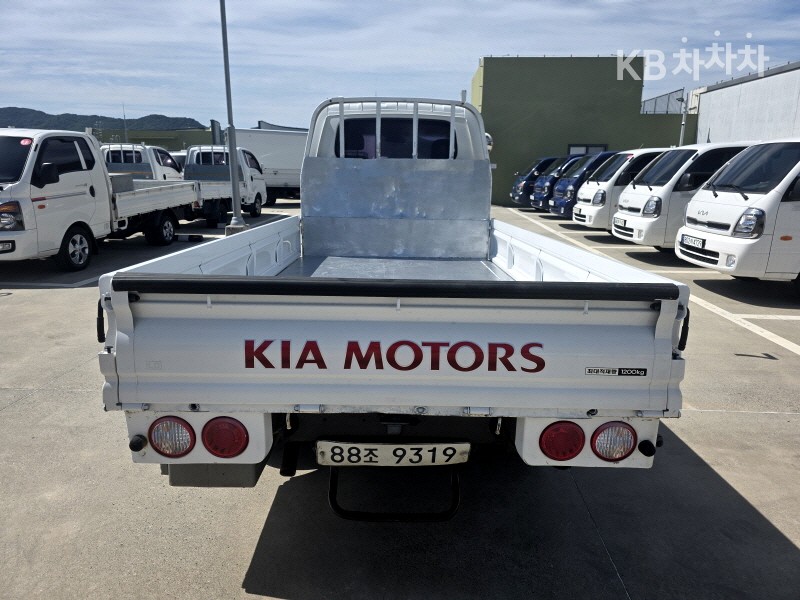 2012 - kia bongo iii