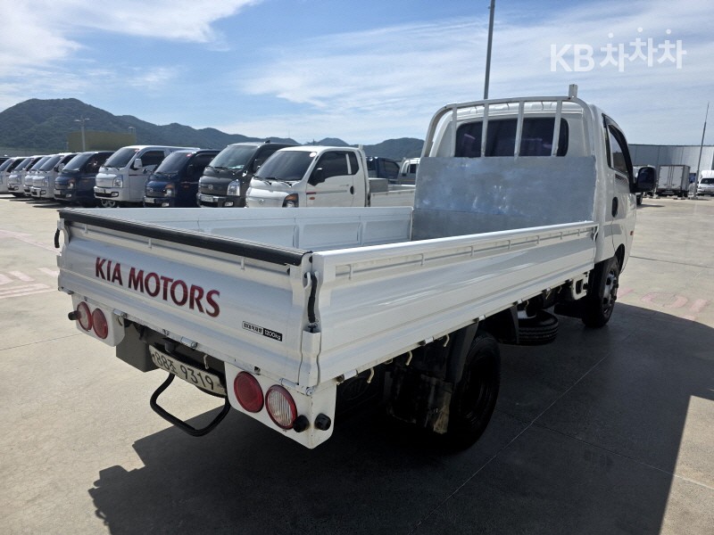 2012 - kia bongo iii