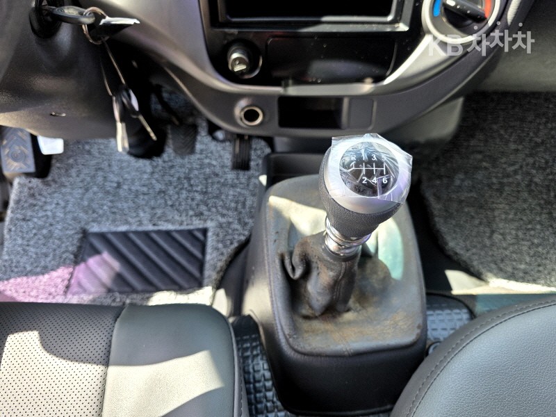 2012 - kia bongo iii