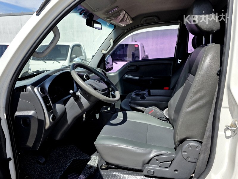 2012 - kia bongo iii