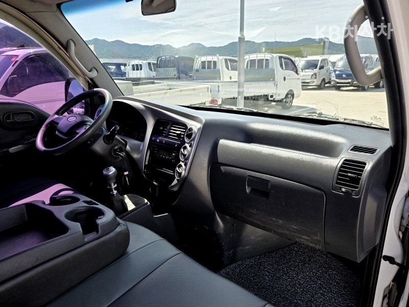 2012 - kia bongo iii