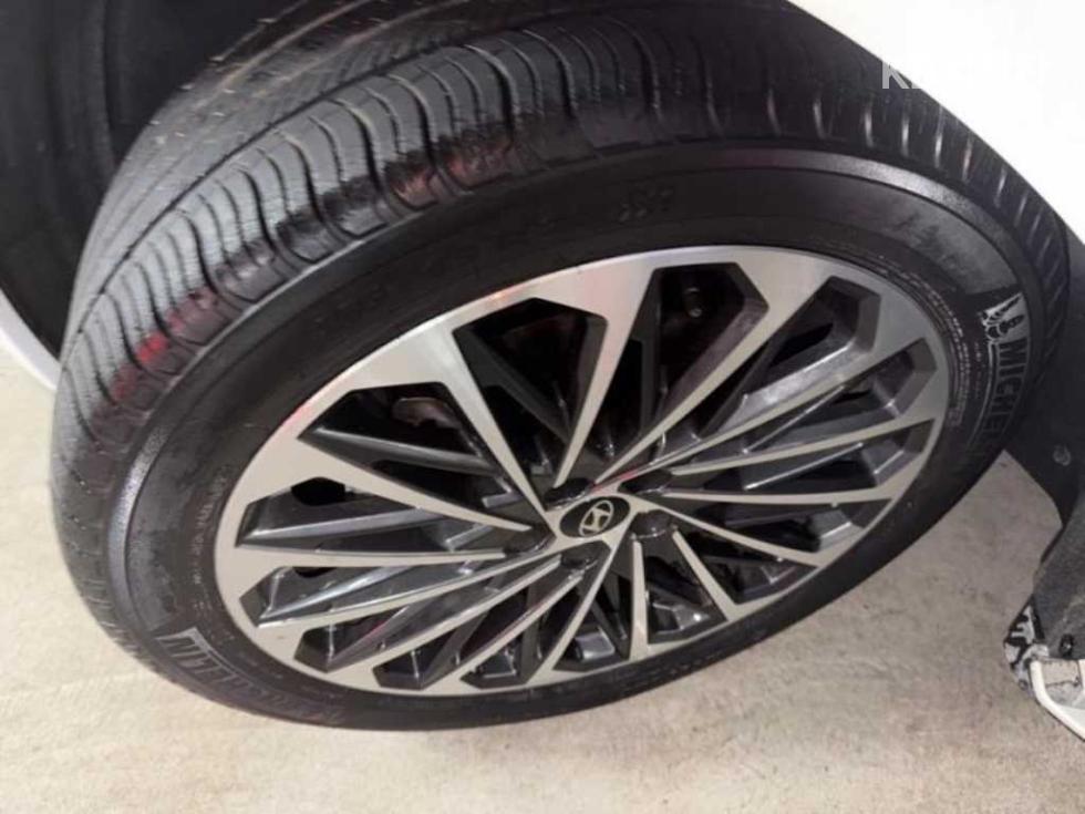 2025 Hyundai Used Car photo