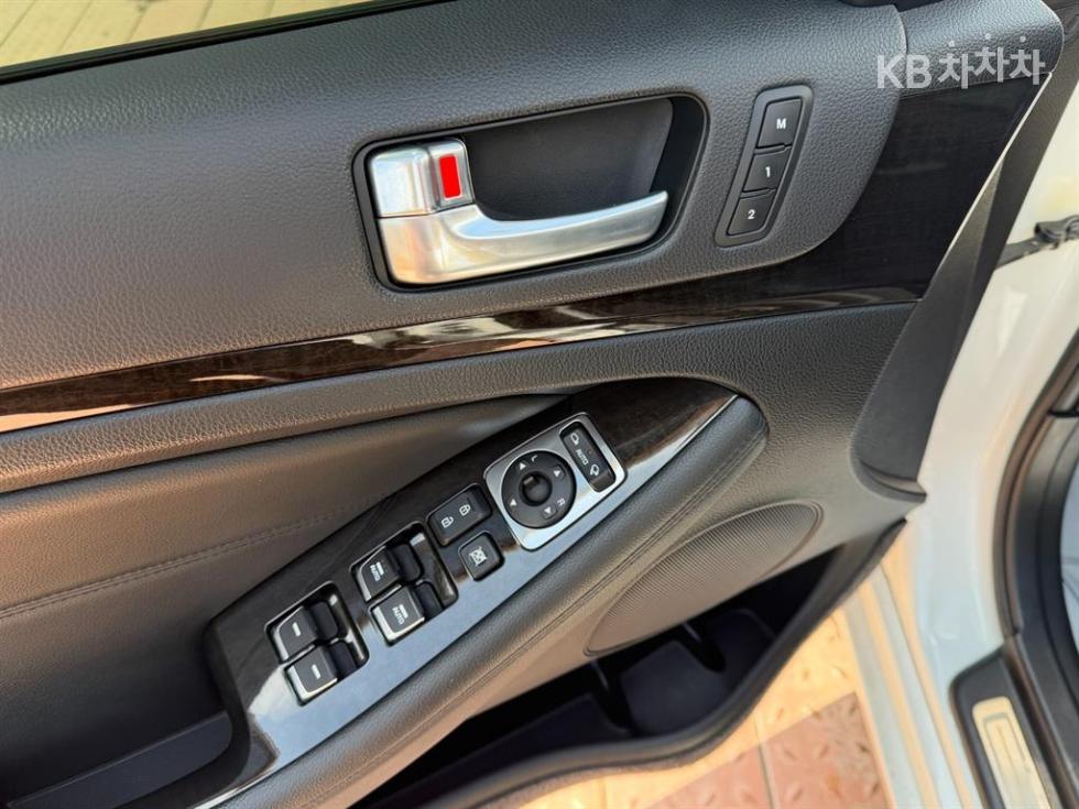 2014 - kia k7
