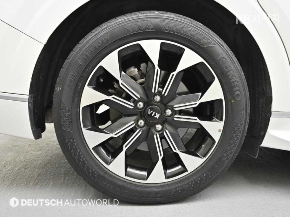 2021 - kia carnival