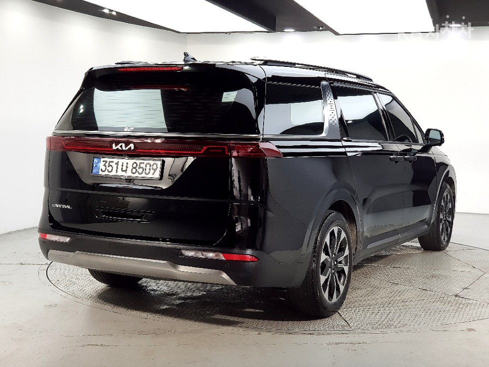 Kia Carnival — miniaturë 4