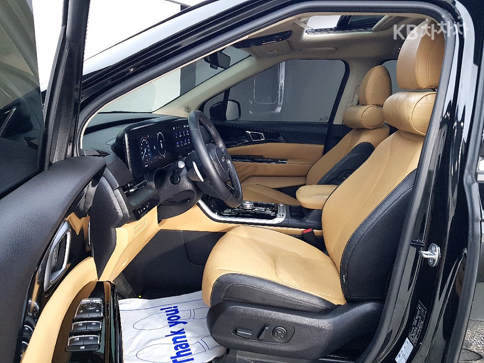 Kia Carnival — miniaturë 8