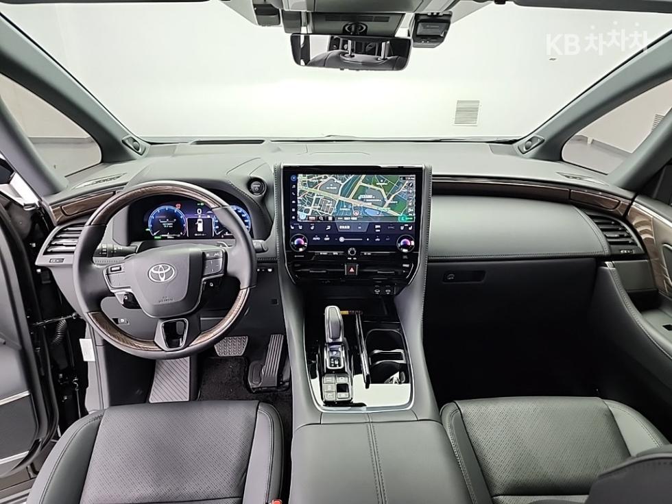 Toyota Alphard — miniaturë 7