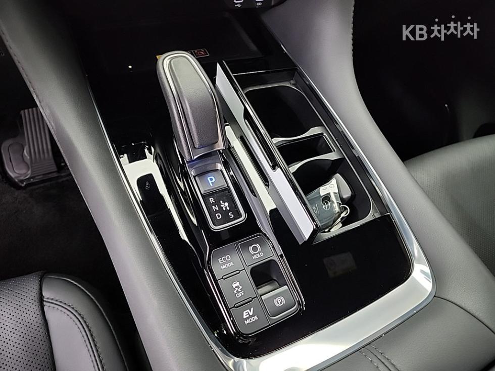 Toyota Alphard — miniaturë 8
