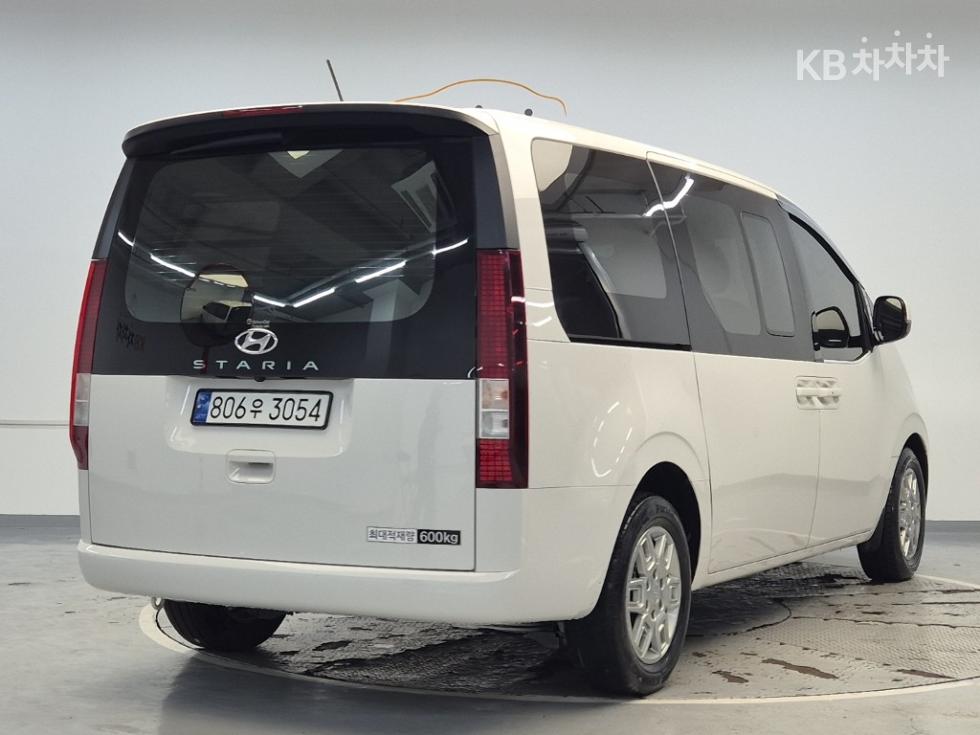 Hyundai Staria — miniaturë 3