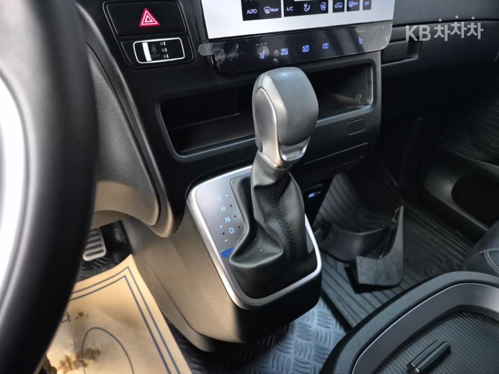 Hyundai Staria — miniaturë 8