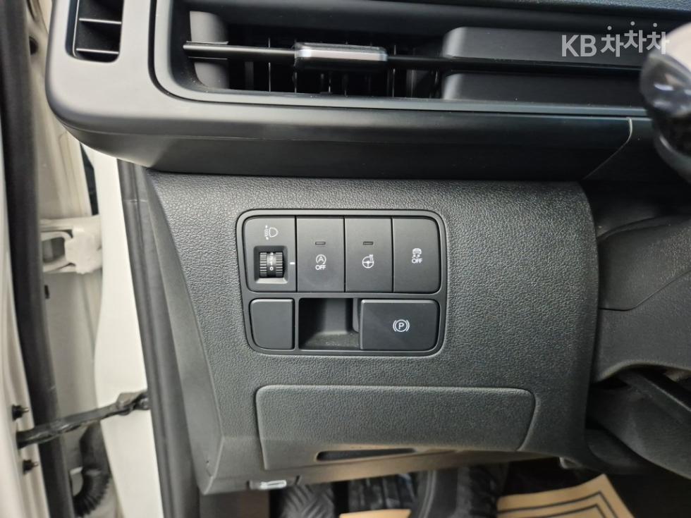 Hyundai Staria — miniaturë 17